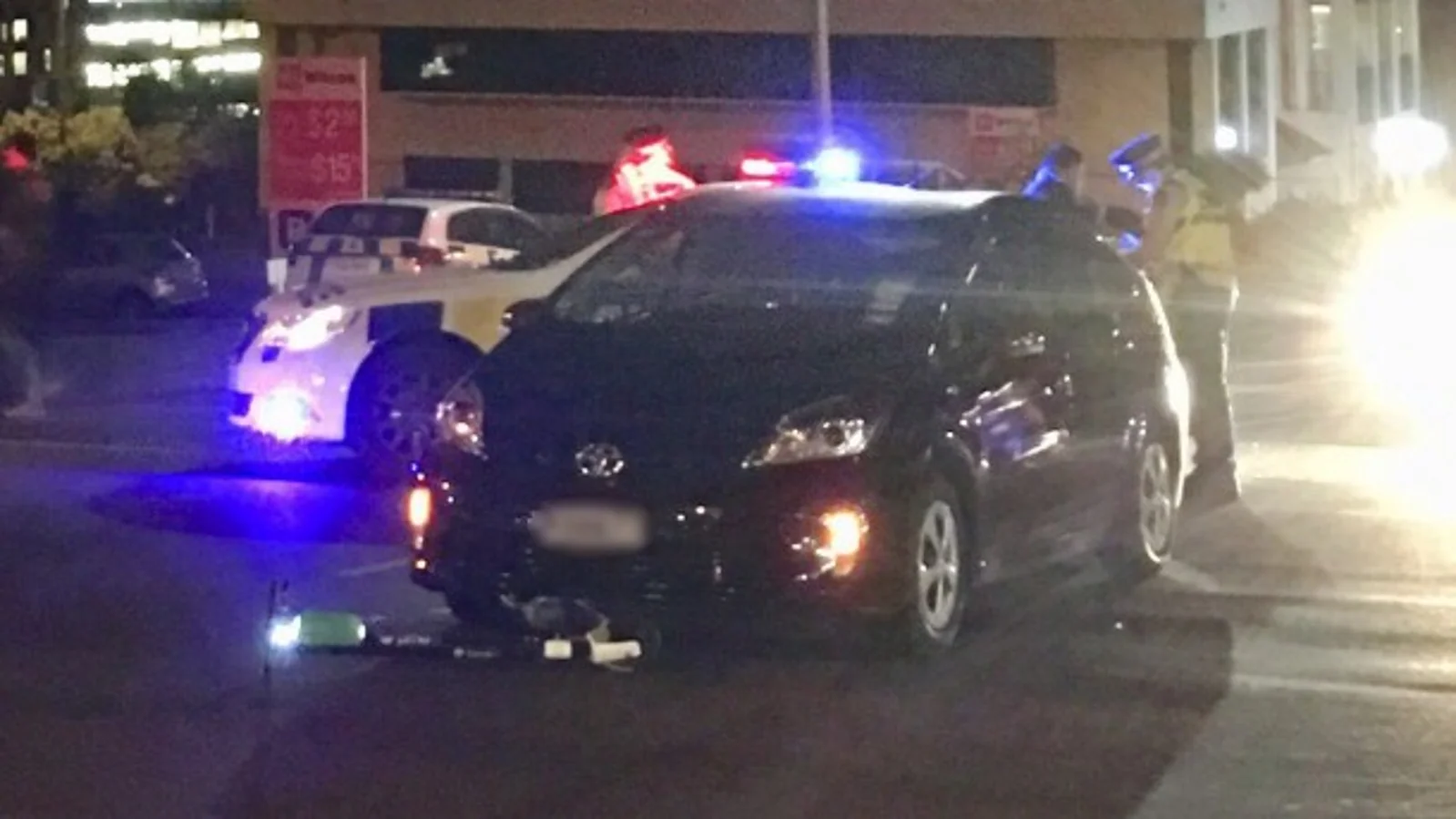 奥克兰昨夜又有电动滑板车事故，一人送院