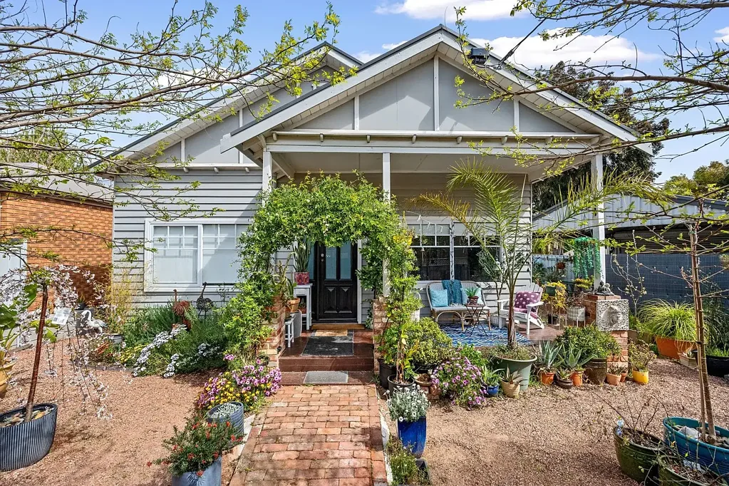 125 Eaglehawk Road, Long Gully, VIC 3550