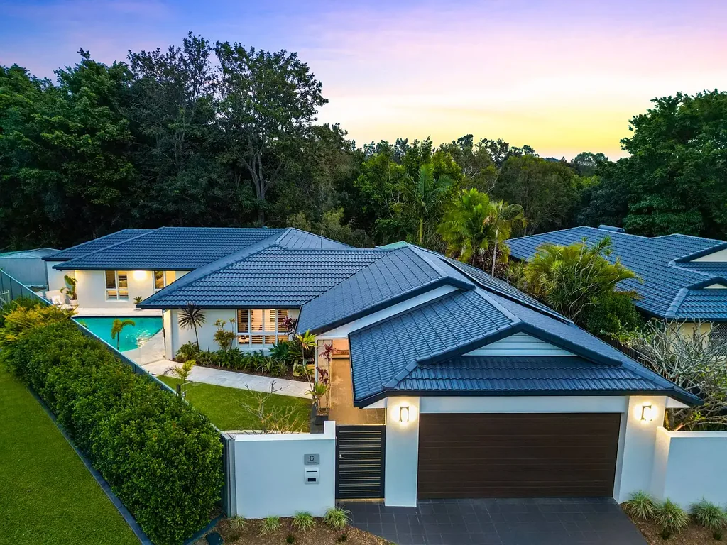 Currumbin Waters 5房  No Expense Spared - Luxury Renovation with Ultimate Privacy & Entertaining