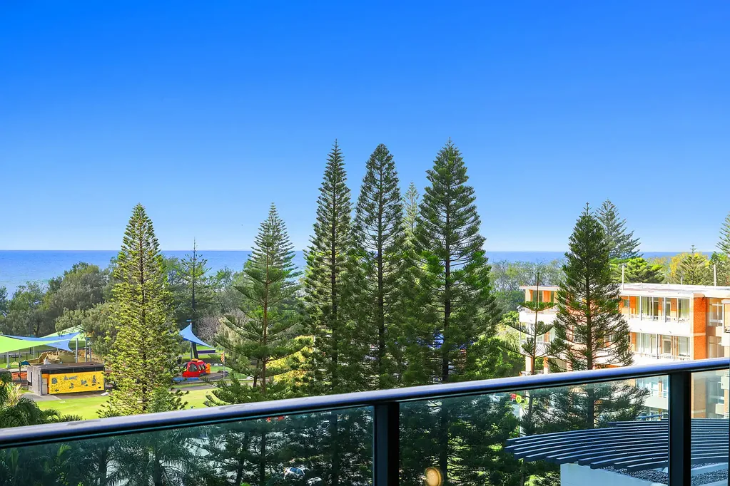 Large One Bed + Study with Ocean Views