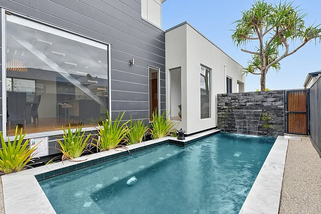 Mountain Creek 4Moenga Architectural Home with Views to Mooloolaba & Solar Heated Pool