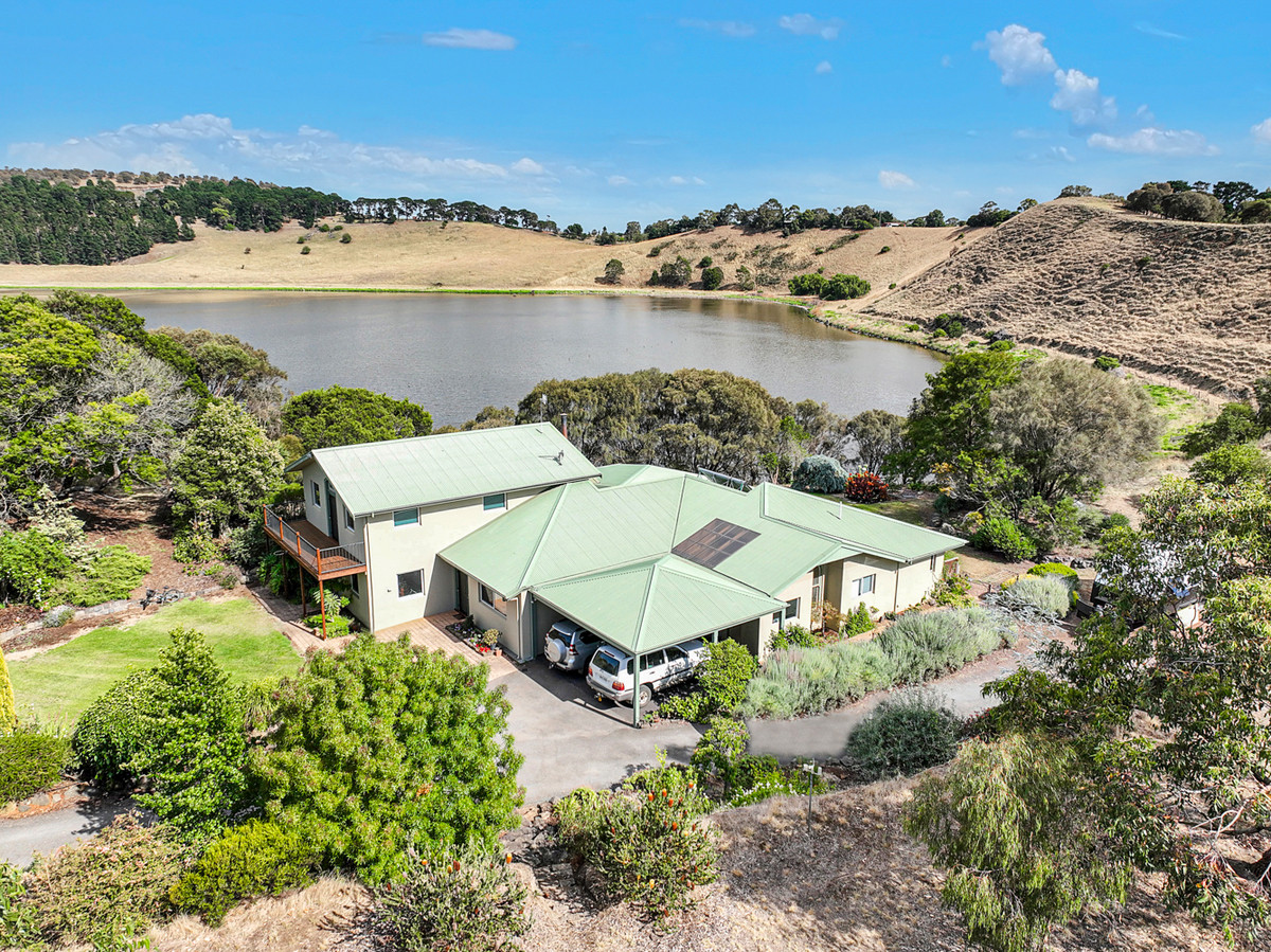 981 CORANGAMITE LAKE RD, CORAGULAC VIC 3249, 0房, 0浴, Lifestyle Property