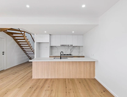 4 Hampton Road, Essendon West, VIC 3040, 3 Kuwarto, 3 Banyo, Townhouse