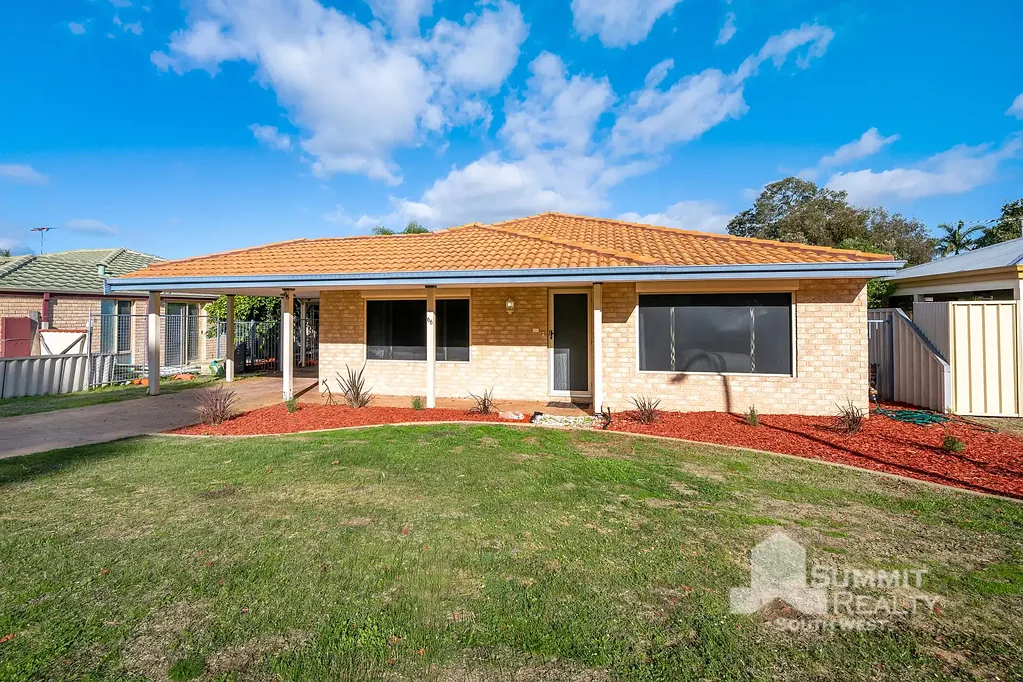 College Grove 3Moenga A Well-Maintained Home Offering Everyday Comfort