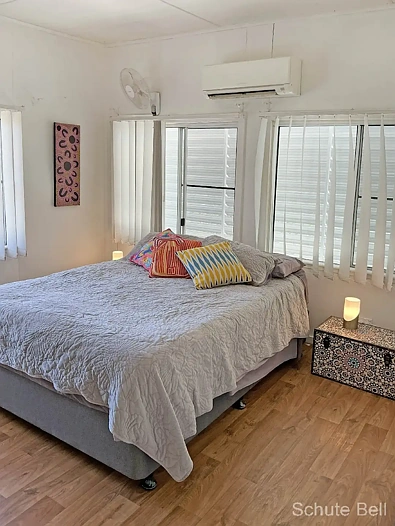 4 Wompoo Rd, Longreach, QLD 4730, 4房, 1浴, House