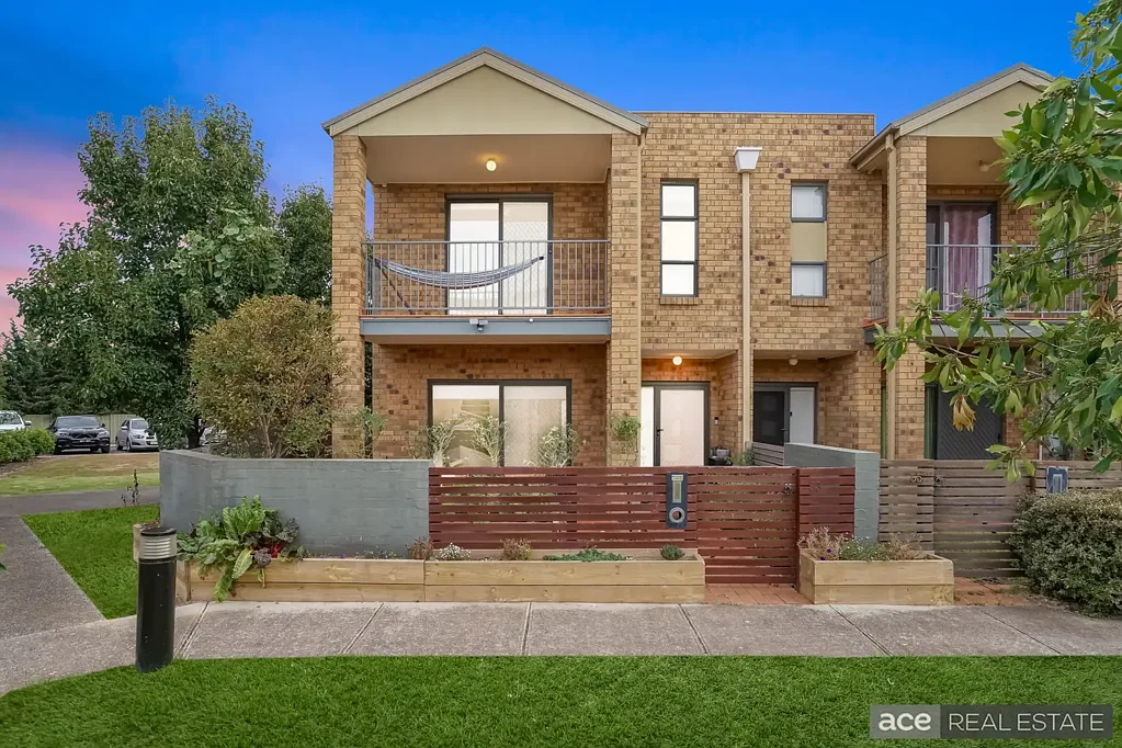 Prepare to Be Amazed - Rent This Fabulous Family Home Today!