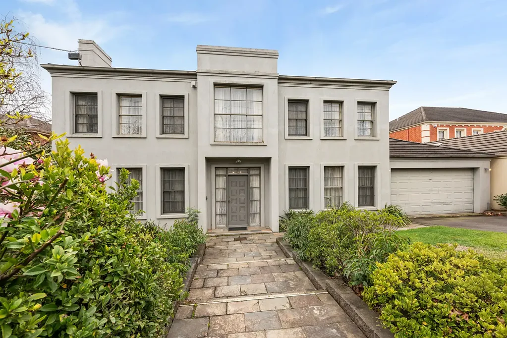 Rare Offering in Desirable Kew