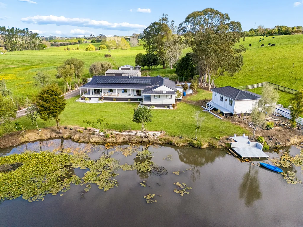 Glenbrook 5Kwarto Lifestyle Living - Vendors Want It Sold!