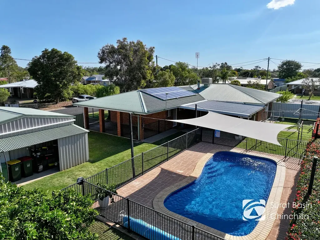 Chinchilla 4ਬੈੱਡਰੂਮ Spacious Family Living with Pool, Shed & Solar – Pine Trees Estate