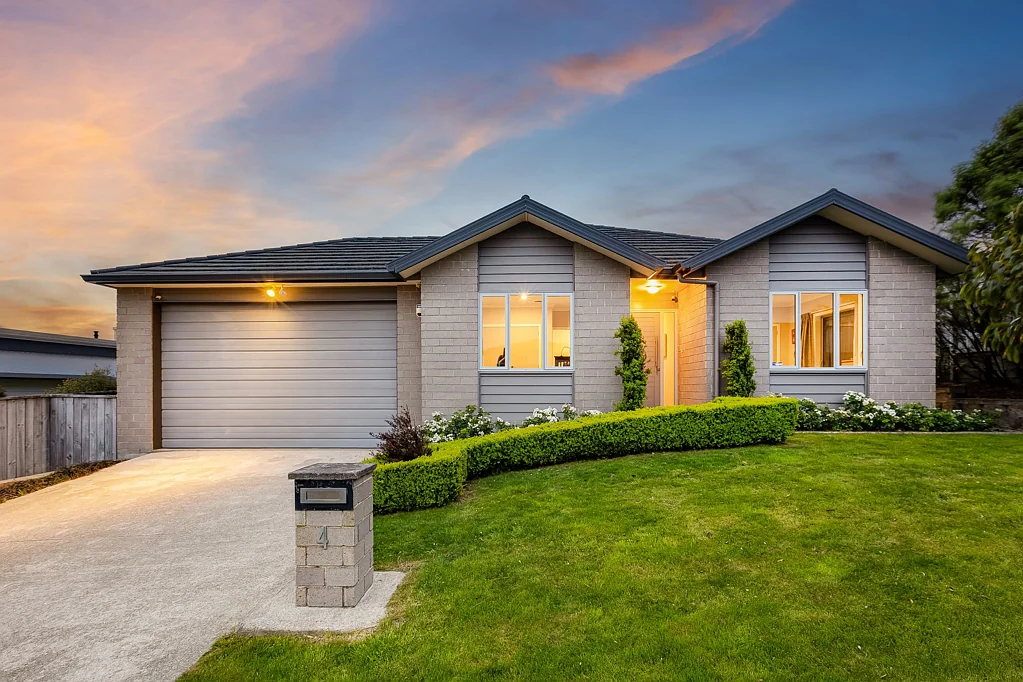 4 Peel Lane, Aotea, Porirua, Wellington