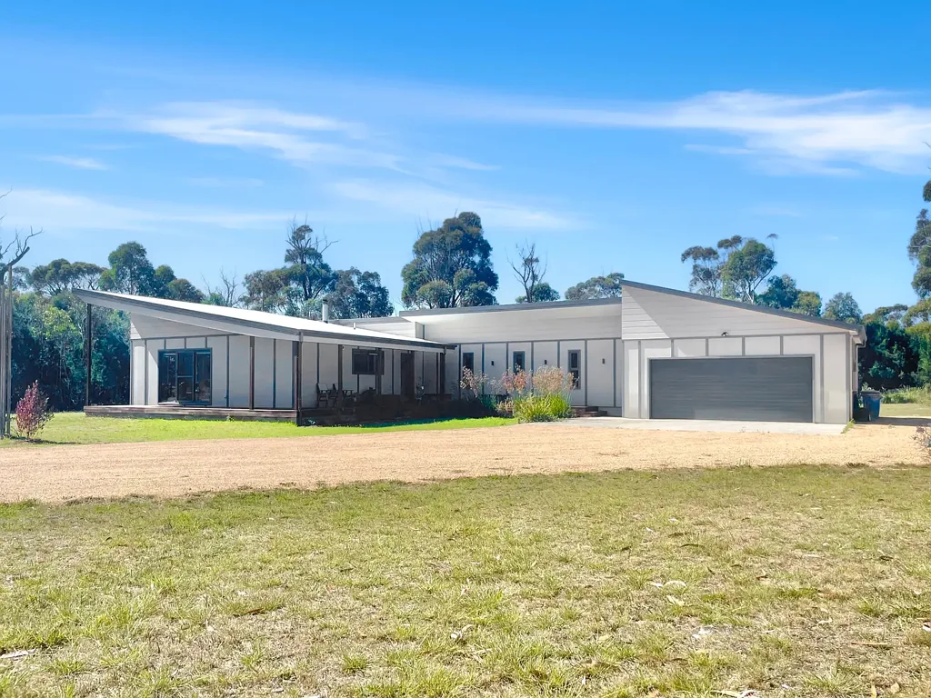 Scamander 3 Bedroom Charming Modern Retreat
