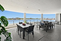 208/1 Waterside Retreat, Birtinya