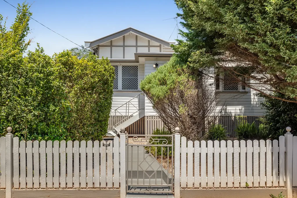 South Toowoomba 3Kwarto Character, Convenience & Charm in the Heart of South Toowoomba