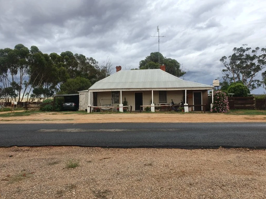 Cope Cope Country Living Close to Donald