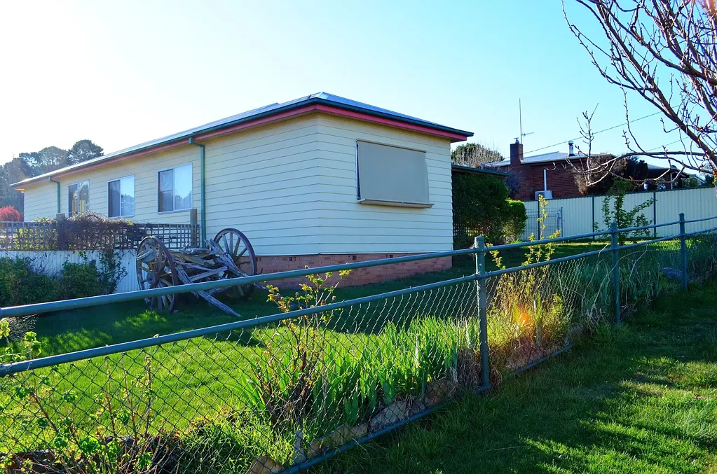 Adaminaby 3 Bedroom Charming 3-Bedroom Home with Low Maintenance Appeal!