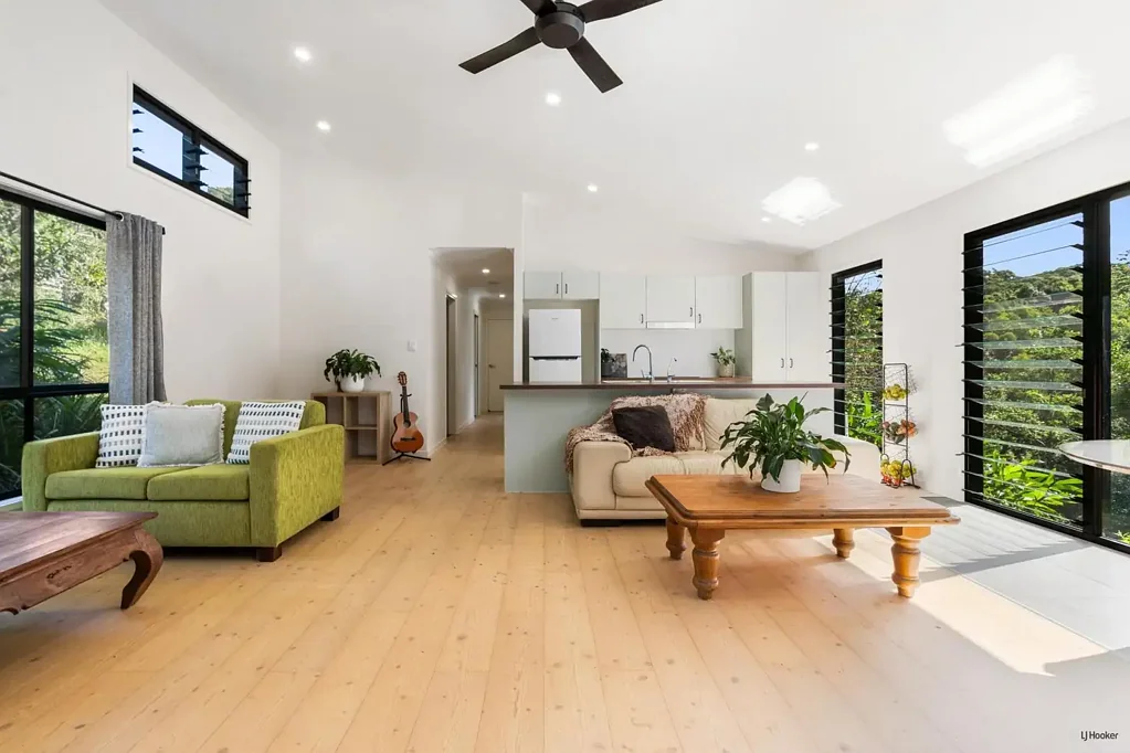 Currumbin Valley 3房  Affordable Dual Living, 2 Dwellings On Lush Land!
