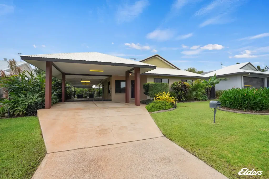 Rosebery 5ห้องนอน FABULOUS BIG HOME WITH SPACE FOR THE TOYS!
