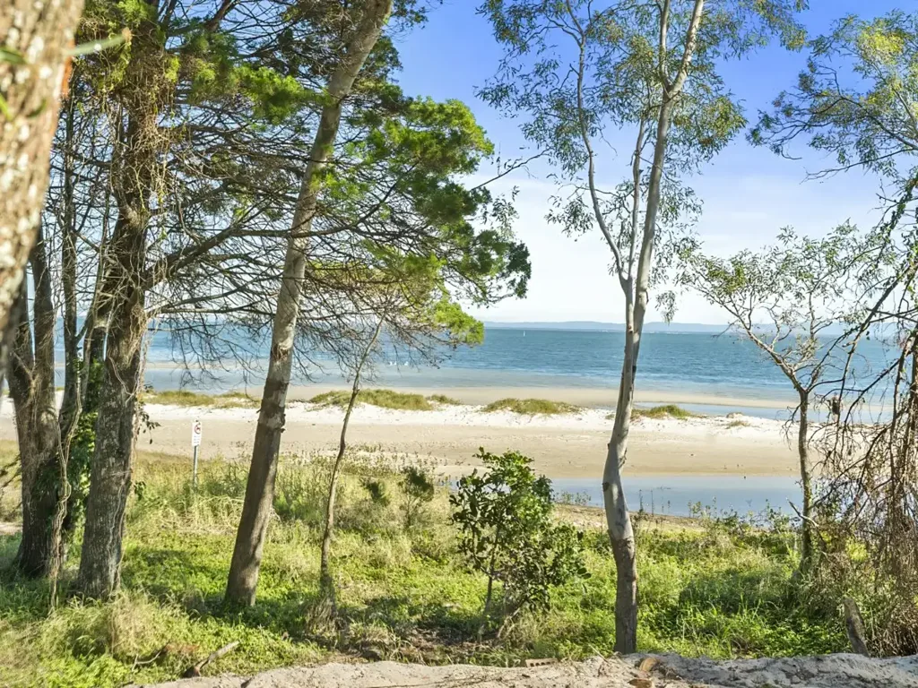 Bongaree 3 Bedroom Absolute Beach and Passage Front - Bongaree