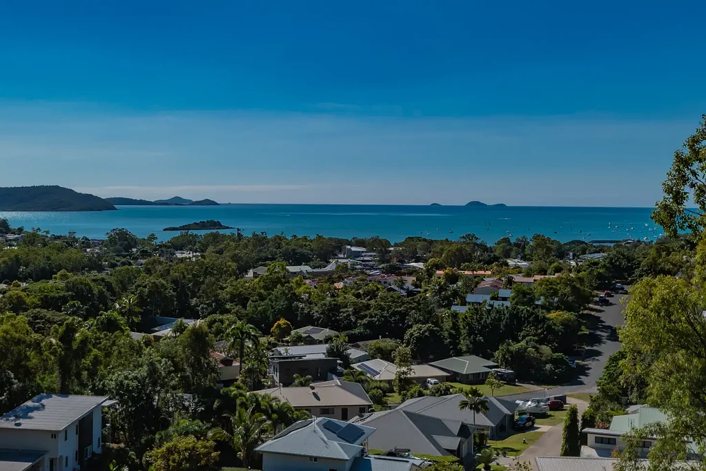 Cannonvale Elevated 1,005m² Corner Block with Sweeping Island Views