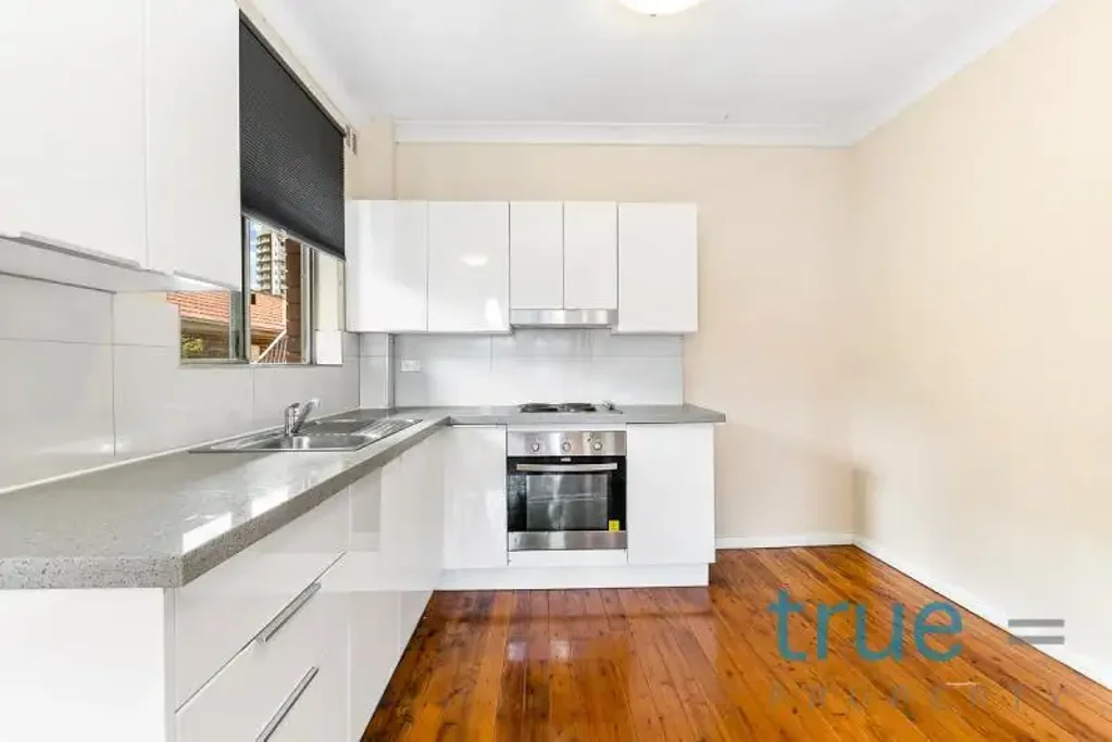 GROUND FLOOR APARTMENT ONLY MOMENTS AWAY FROM WESTMEAD HOSPITAL