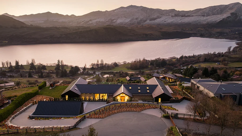 Dalefield/Wakatipu Basin 6chambre Alpine masterpiece with unrivalled views