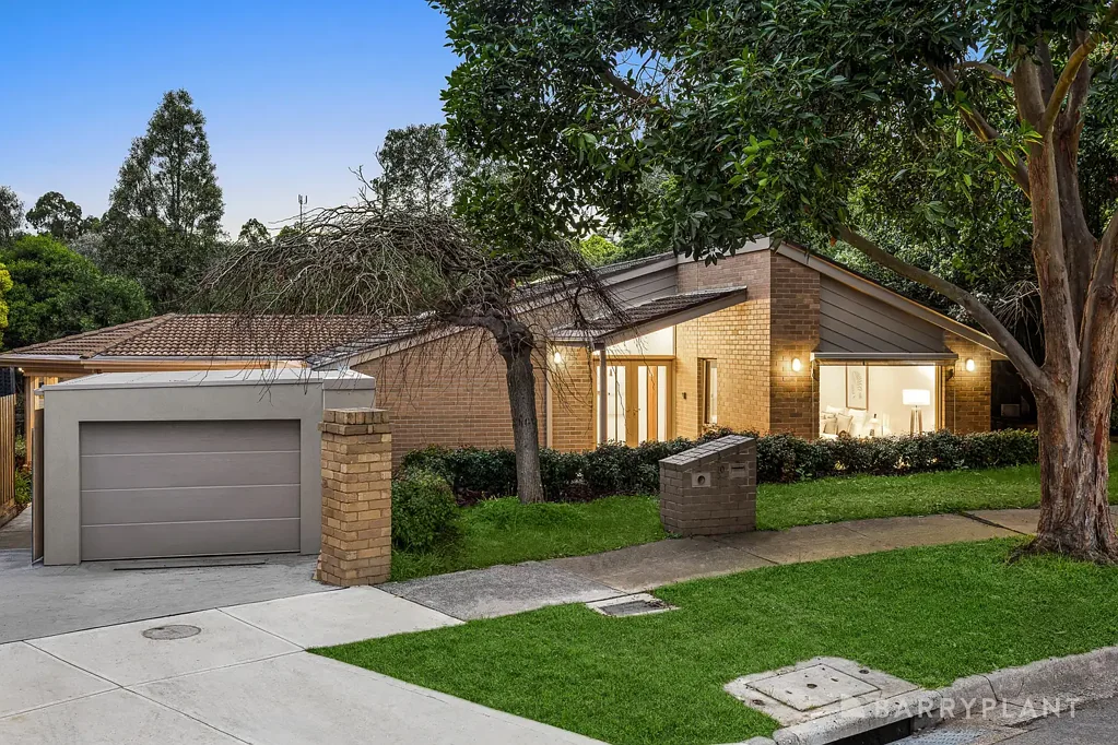 Templestowe 4 Slaapkamer A Grand Architectural Design in the Serpell Primary & EDSC Zone