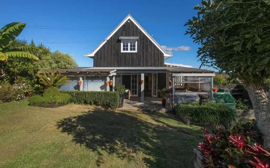 Explore this lifestyle property locates in Dairy Flat for your next lovely home