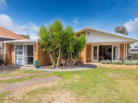 Hamilton East 4房  Classic 1970s Solid Brick Home - Tidy & Timeless