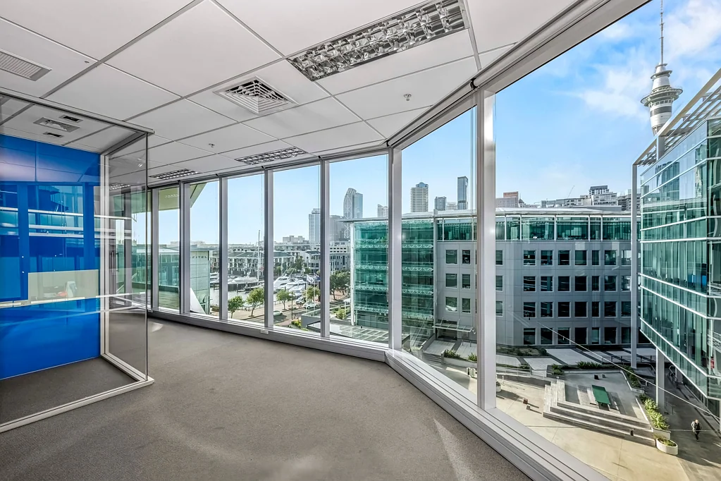Auckland Central Commanding offering with harbour views