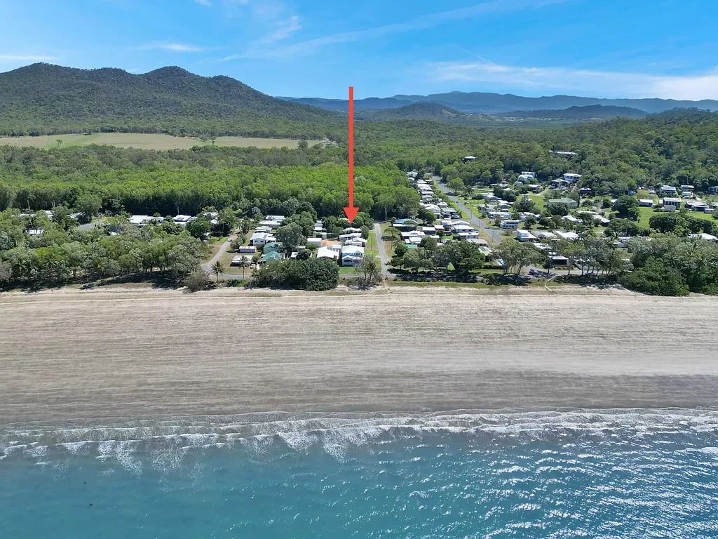 9 Smith Street, Ball Bay, QLD 4741