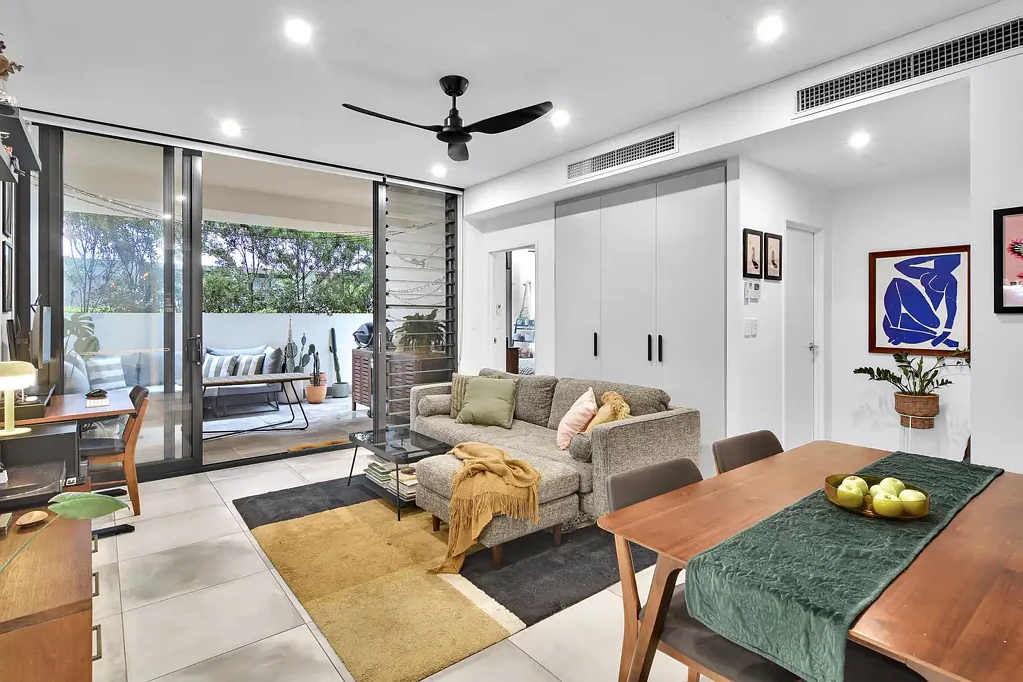 Alexandria 1 Bedroom Modern, Oversized One-Bedroom with Parking in Boutique Block