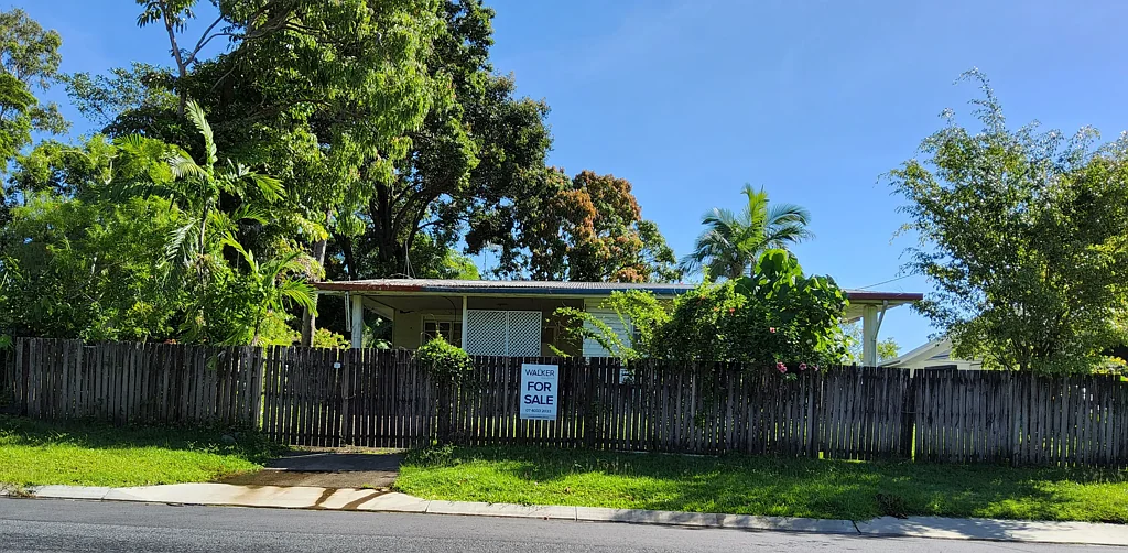 64 Hayward Street, Mooroobool, QLD 4870