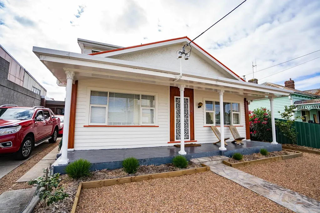 Share house with 1 room available for $210 per week