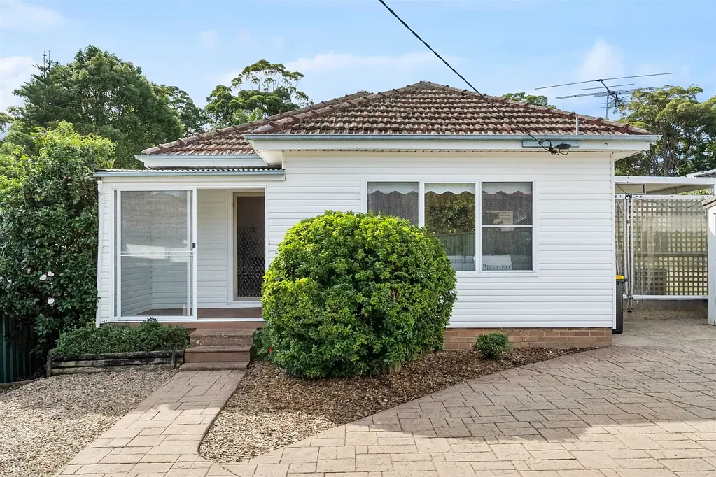 Riverwood 3 Bedroom Freestanding Home Offering Privacy, Charm & Convenience