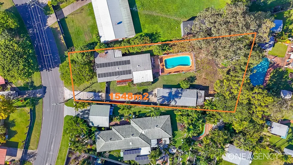 Morayfield 6ਬੈੱਡਰੂਮ Huge 1548m2 block in growth corridor