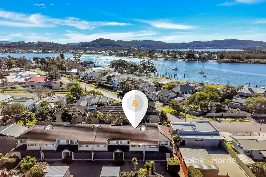 Empire Bay 3 Slaapkamer Spacious North-Facing Townhouse with Exceptional Outdoor Entertaining