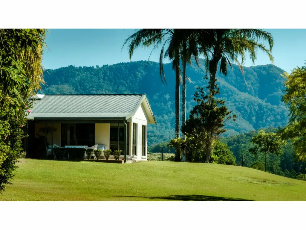 Bellingen  180 degree spectacular mountain views...