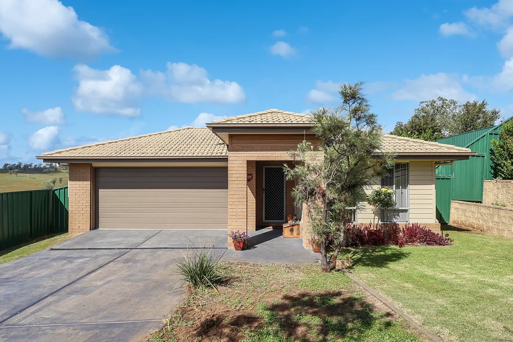 Muswellbrook 4침실 Spacious and Stylish 4-Bed Home for Growing Family or Investor