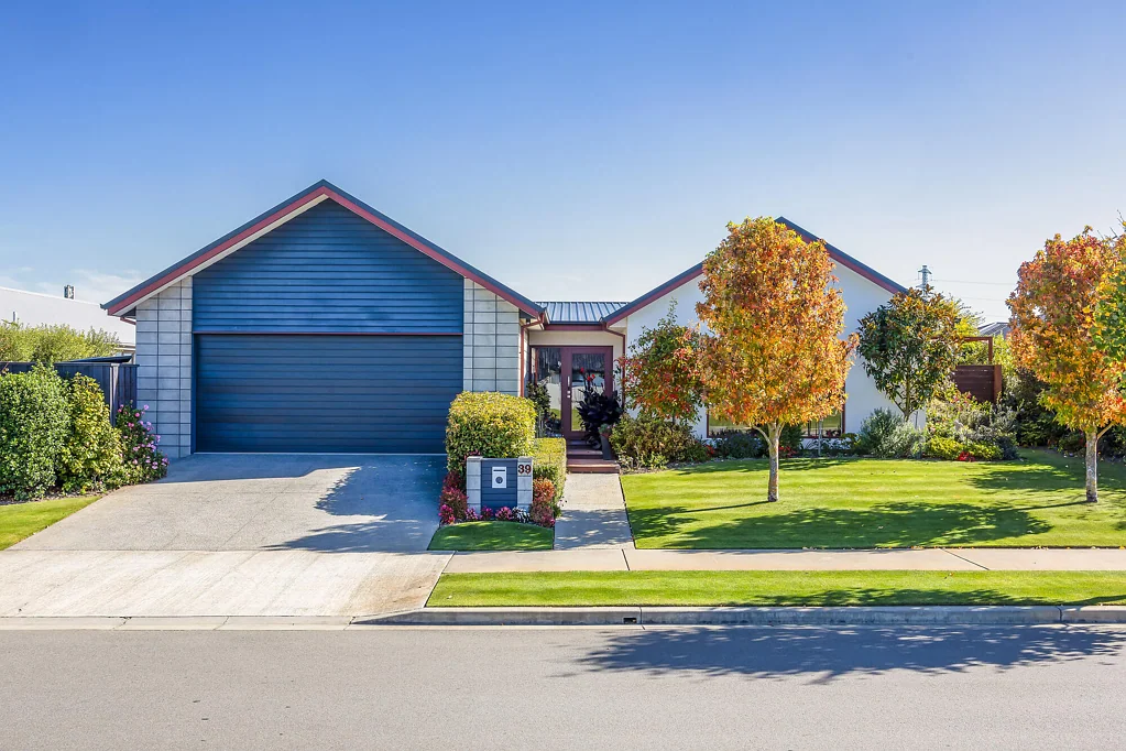 Rangiora 3Moenga Standout style and surroundings