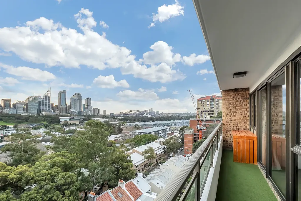 Potts Point 1Zimmer Panoramic views and parking on separate title