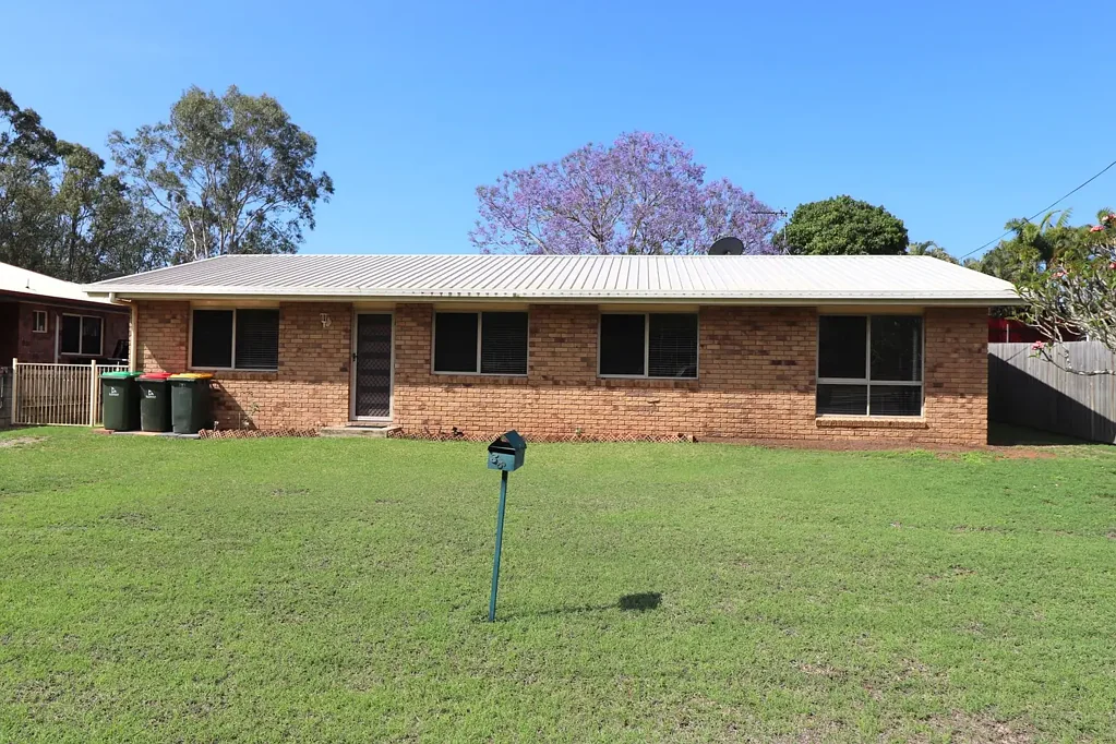 LOWSET 4 BEDROOM HOME ON LARGE FLAT BLOCK