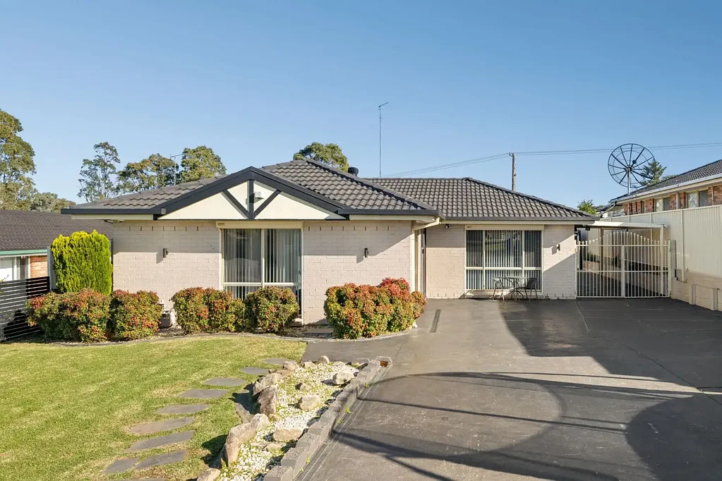 9 Baynton Place, St Helens Park, NSW 2560