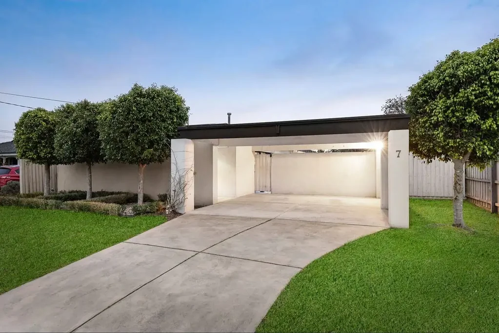 Coastal Comfort in Aspendale