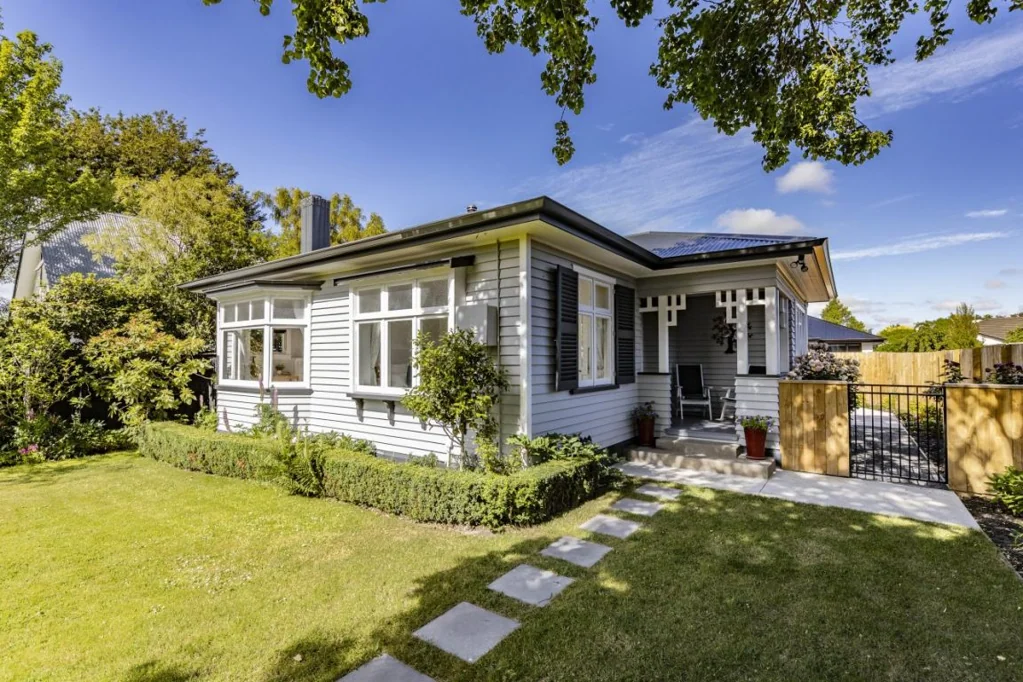 Rangiora 3房  Beautifully Updated Charming Character Home