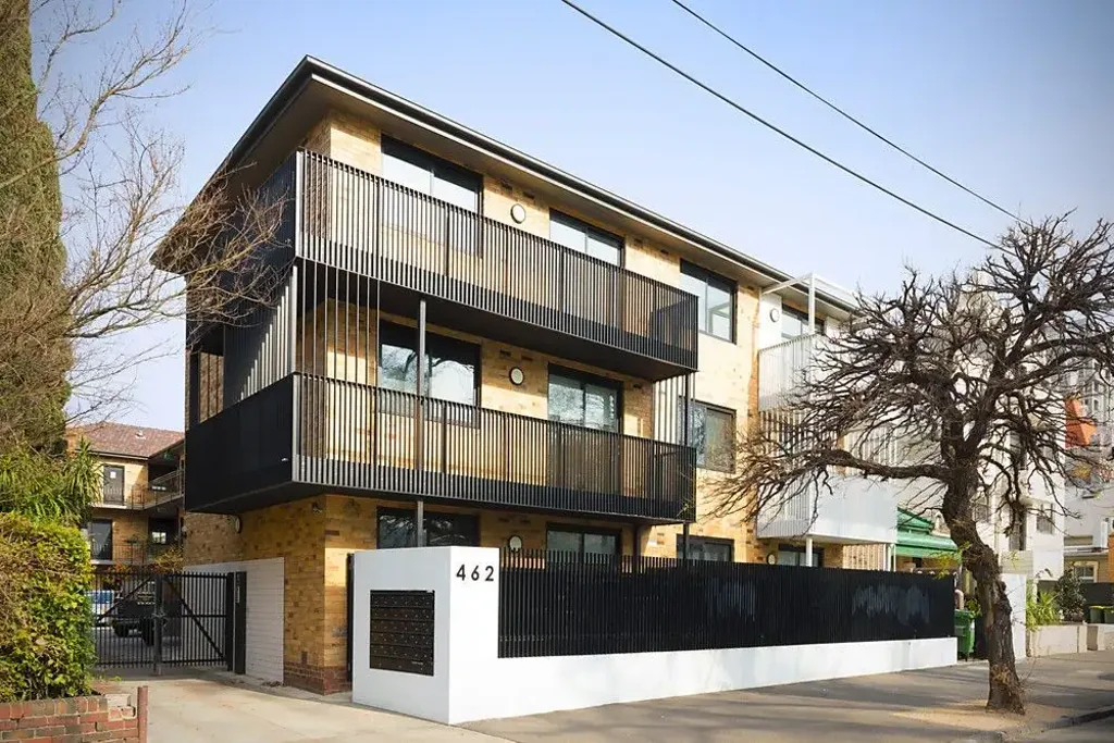 Modern & Bright In Leafy East Melbourne