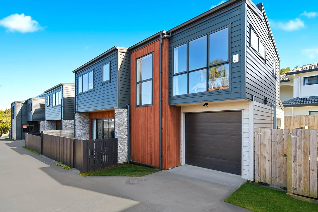 Hauraki 4 Bedroom Prime Location & Must Be Sold