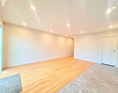 Pristine & Modern: Like a Brand-New Home!