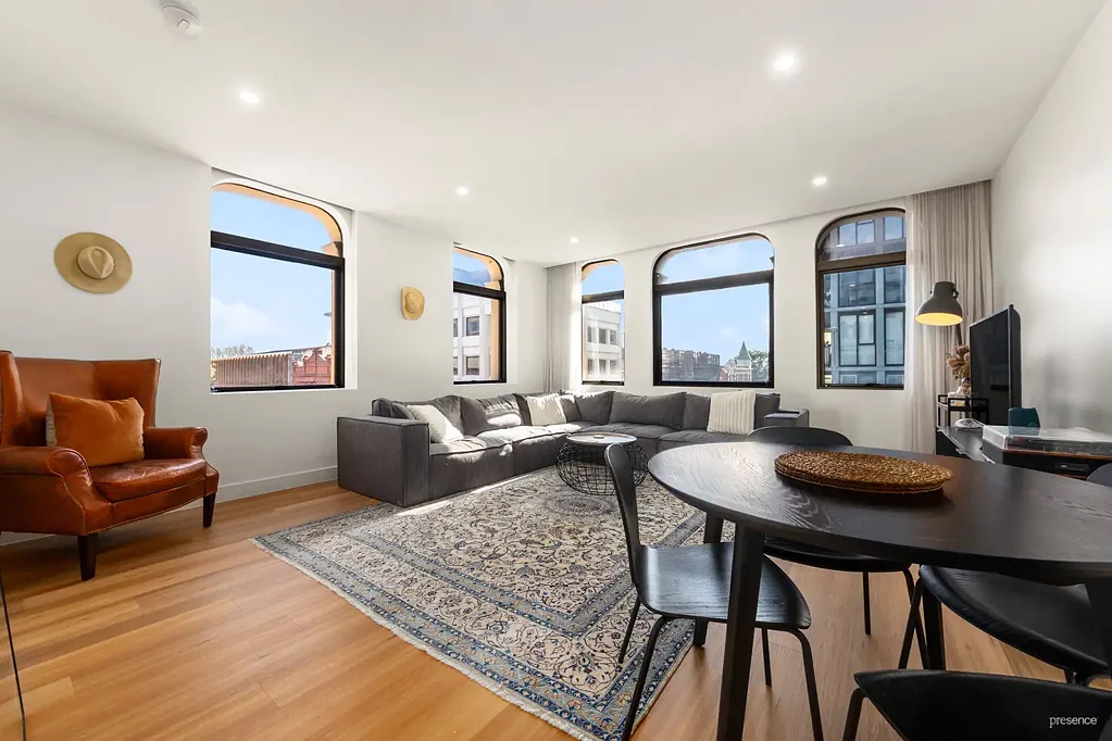 Newcastle 1房  Boutique Heritage Warehouse Conversion in Newcastle’s Coastal Heart