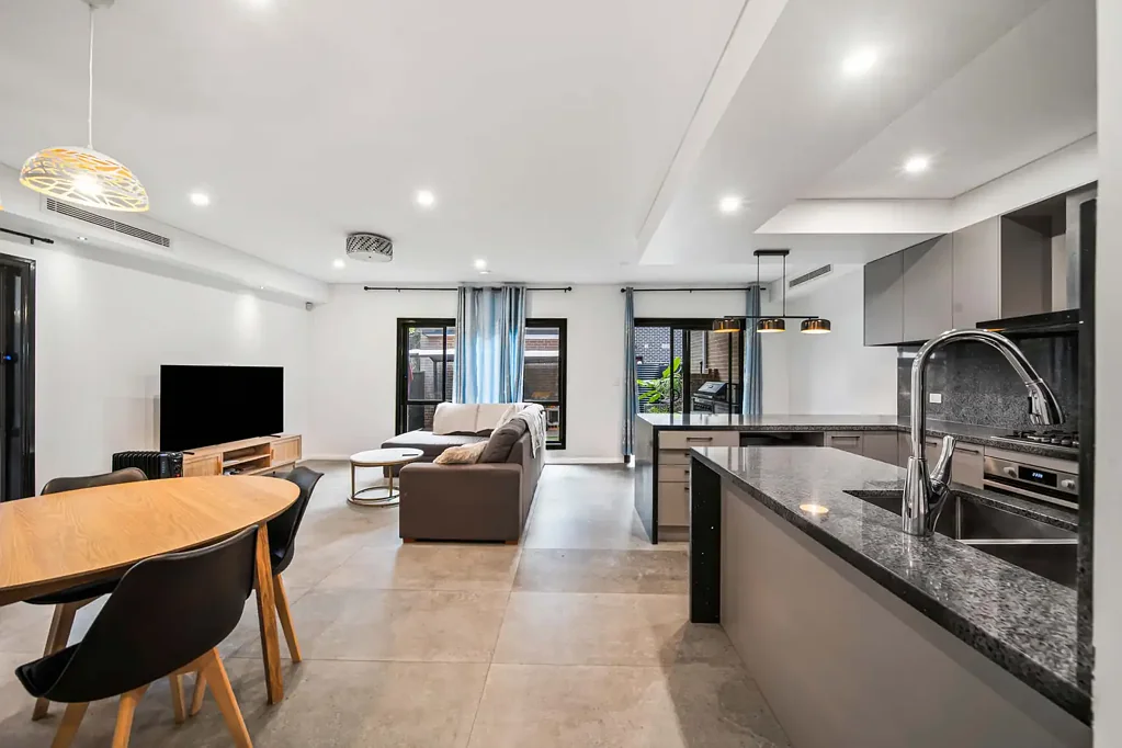 Denham Court 4Zimmer Contemporary Living at It's Finest