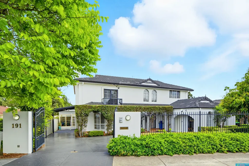 Chipping Norton 5Moenga 🏡 Stunning 5-Bedroom Full Brick Double-storey Home
